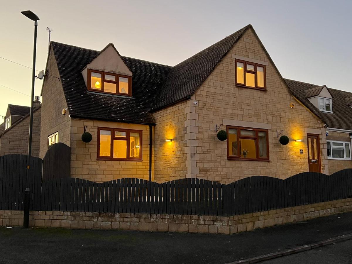 Luxurious 4 Bedroom Home In The Heart Of The Cotswolds With Hot Tub! Stow-on-the-Wold Buitenkant foto
